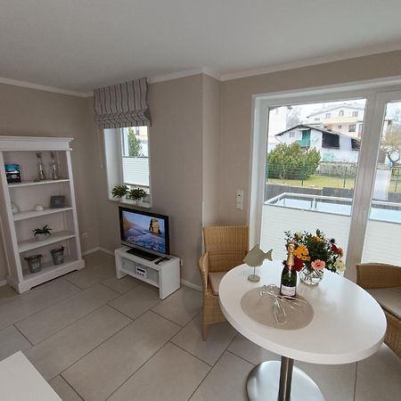 Haus Nemo - Appartement 5, Gemuetliches Appartement Mit Strandkorb, Strandnah 50 M ゼーバート・ヘリングスドルフ エクステリア 写真