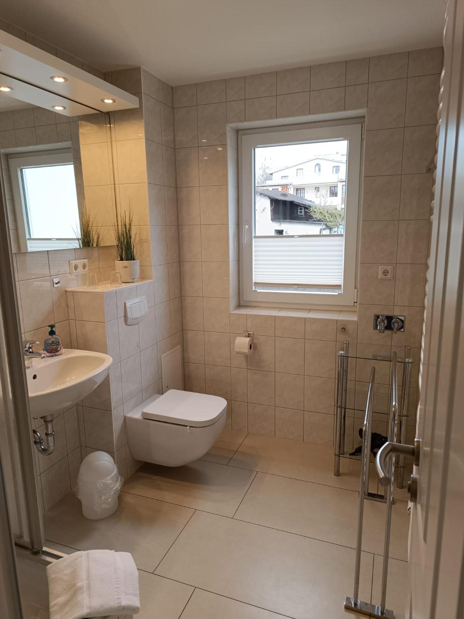 Haus Nemo - Appartement 5, Gemuetliches Appartement Mit Strandkorb, Strandnah 50 M ゼーバート・ヘリングスドルフ エクステリア 写真