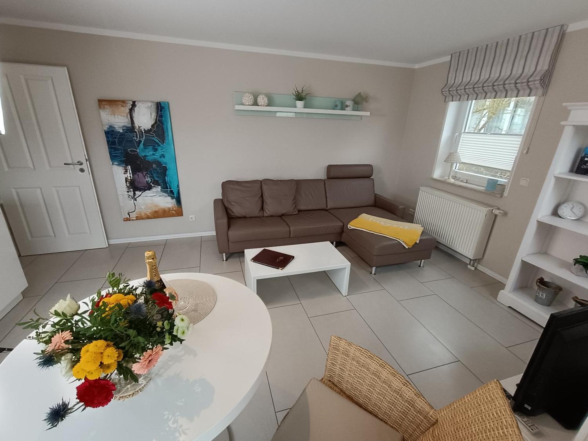 Haus Nemo - Appartement 5, Gemuetliches Appartement Mit Strandkorb, Strandnah 50 M ゼーバート・ヘリングスドルフ エクステリア 写真
